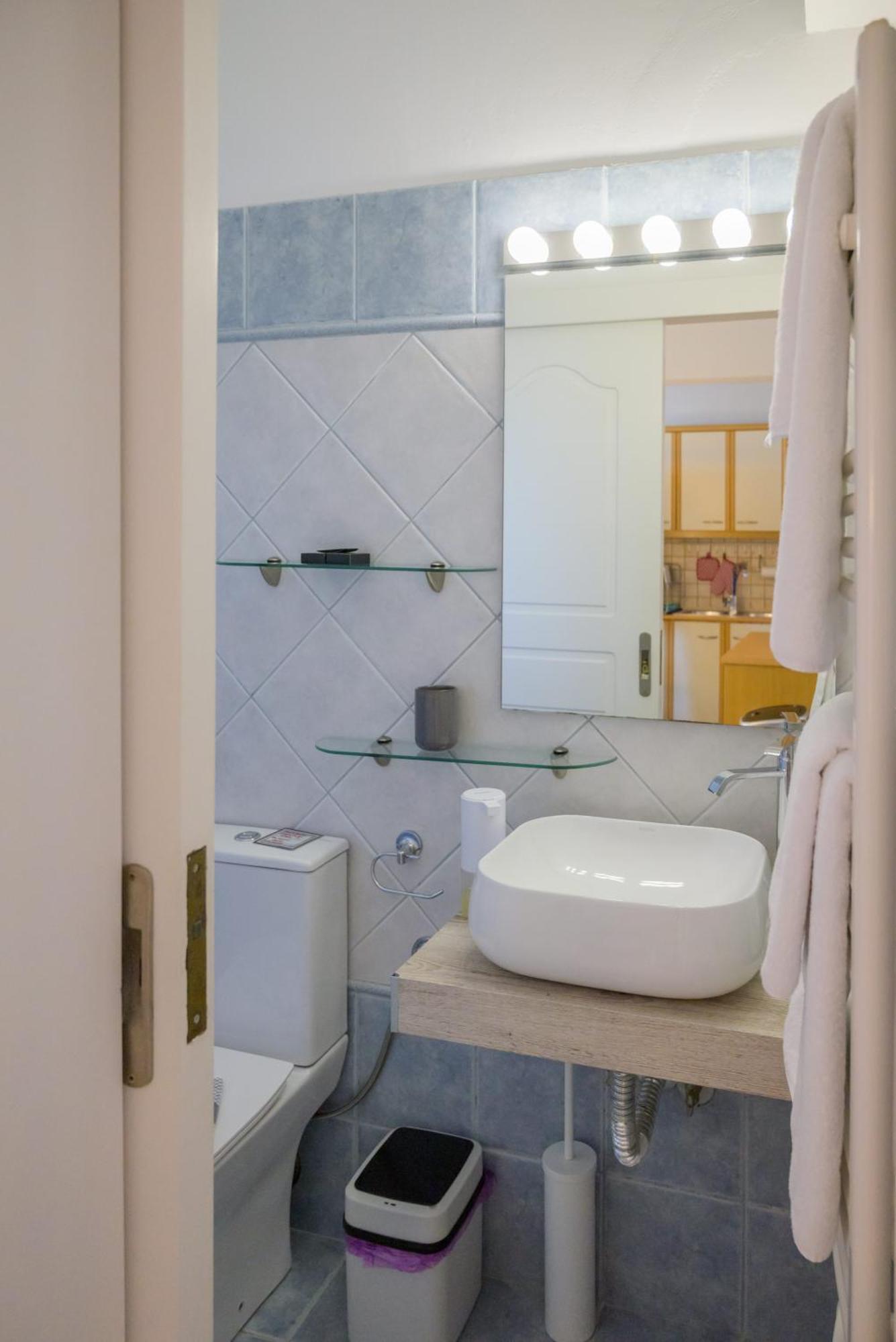 Harris Elegant House Superb View Near Airport Apartment Artemida  Bagian luar foto