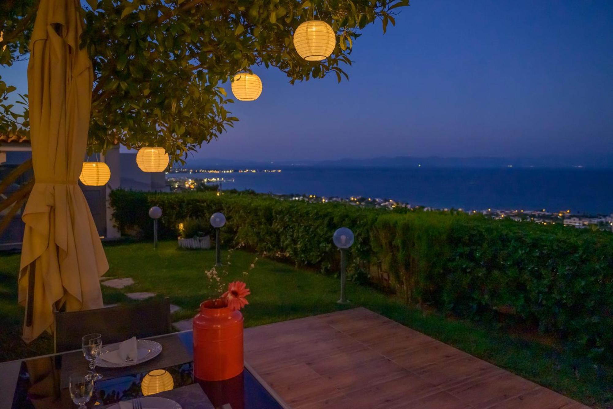 Harris Elegant House Superb View Near Airport Apartment Artemida  Bagian luar foto